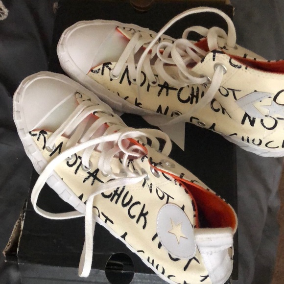not a chuck converse size 7